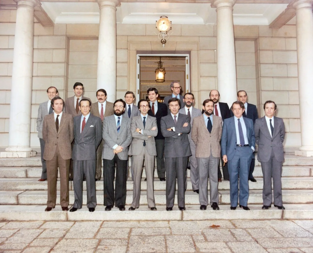 Felipe González wins power historical image 1